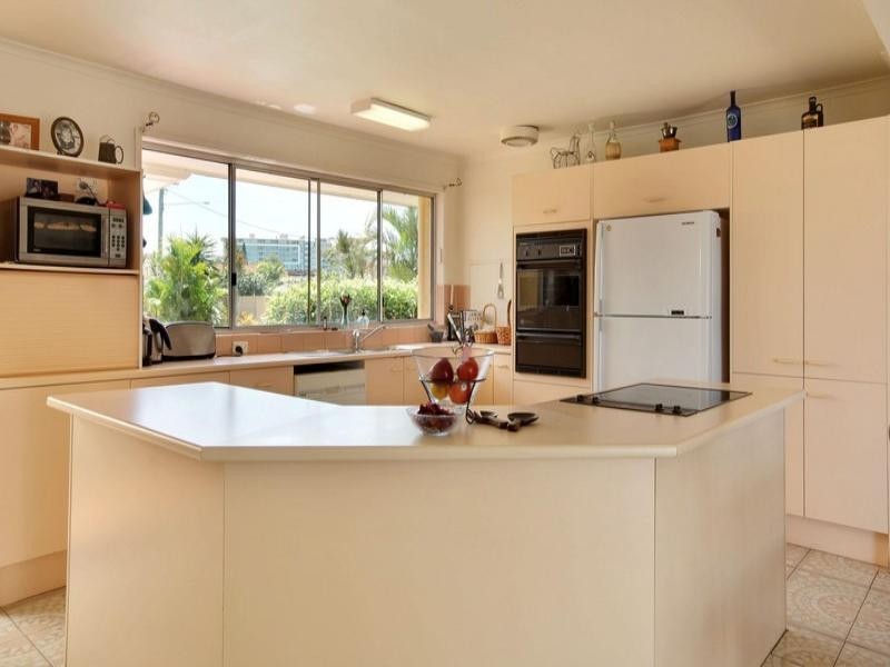 Broadbeach Waters QLD 4218