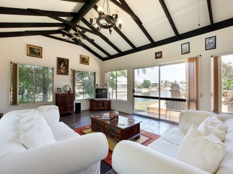 Broadbeach Waters QLD 4218