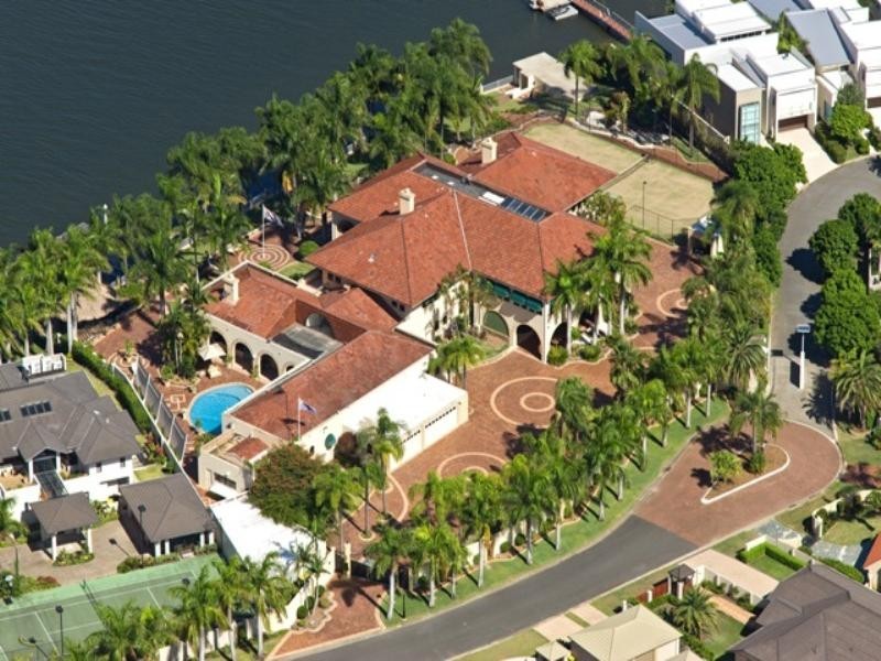 ‘Bartinon’ Marseille Court, Sorrento QLD 4217