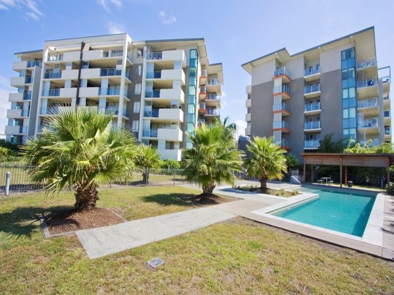 12 Executive Drive, Burleigh Waters QLD 4220