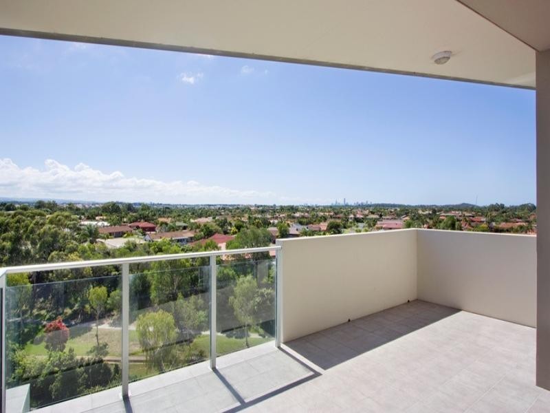 12 Executive Drive, Burleigh Waters QLD 4220