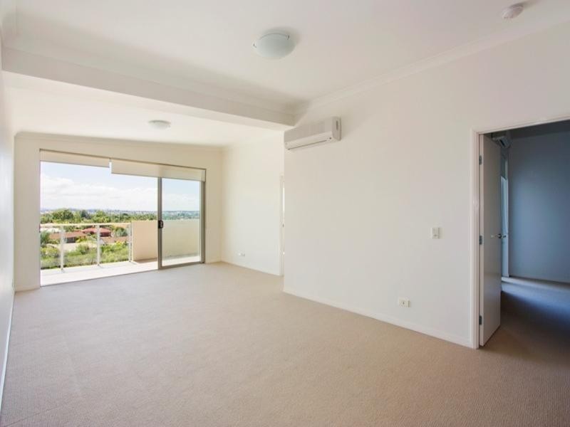 12 Executive Drive, Burleigh Waters QLD 4220