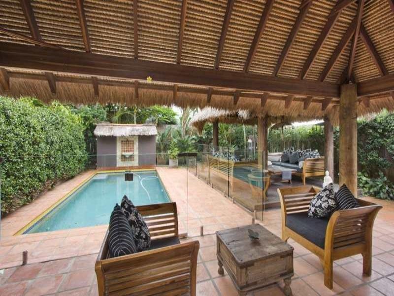 9 Hythe Street, Miami QLD 4220