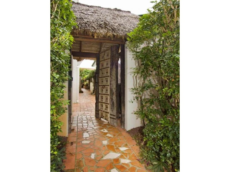 9 Hythe Street, Miami QLD 4220