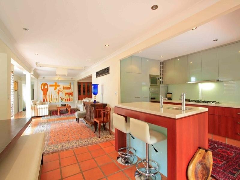 9 Hythe Street, Miami QLD 4220