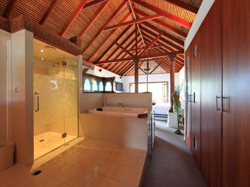 9 Hythe Street, Miami QLD 4220