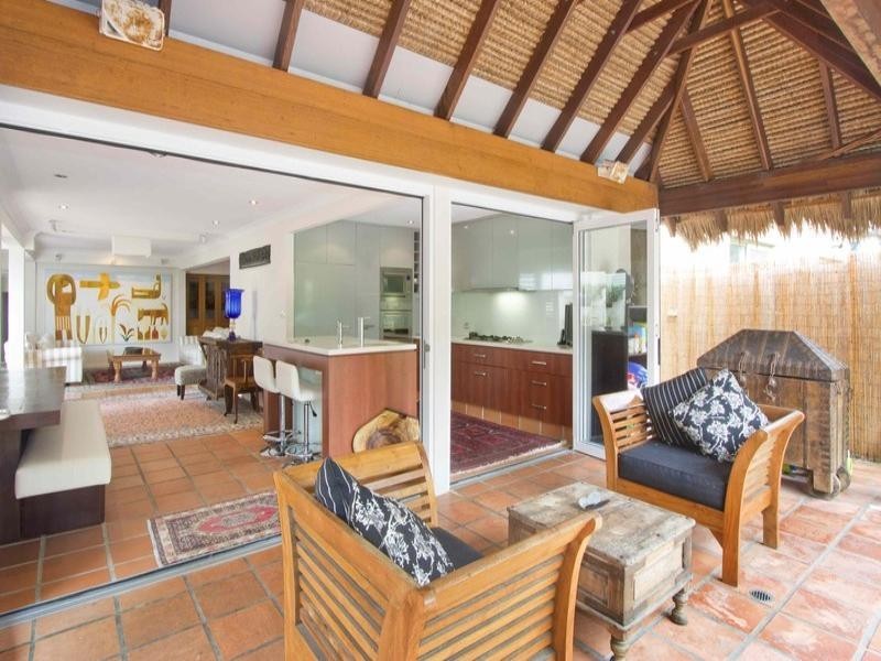 9 Hythe Street, Miami QLD 4220