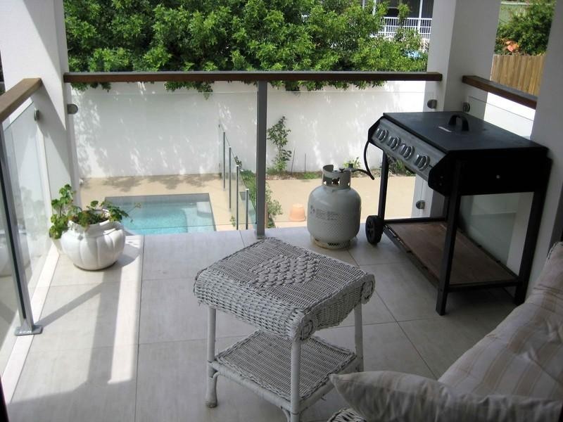 10 Tamborine Street, Mermaid Beach QLD 4218