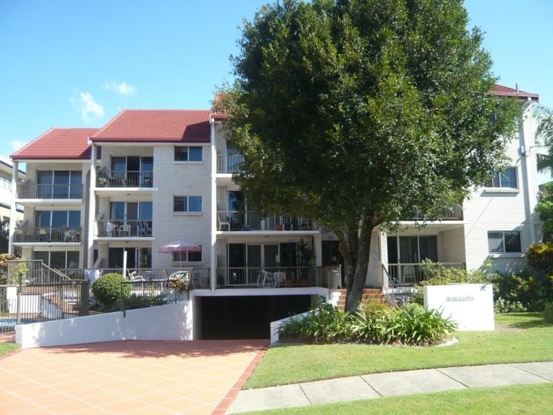 12/32 Armrick Avenue, Broadbeach QLD 4218