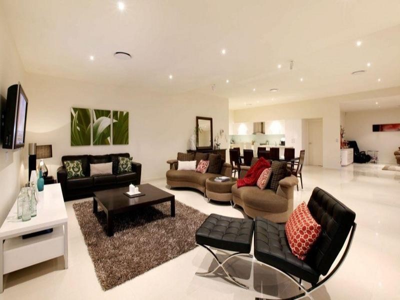 3 Meredith Drive, Broadbeach Waters QLD 4218