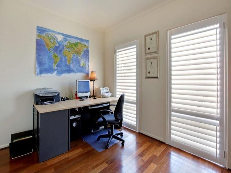 3 Meredith Drive, Broadbeach Waters QLD 4218