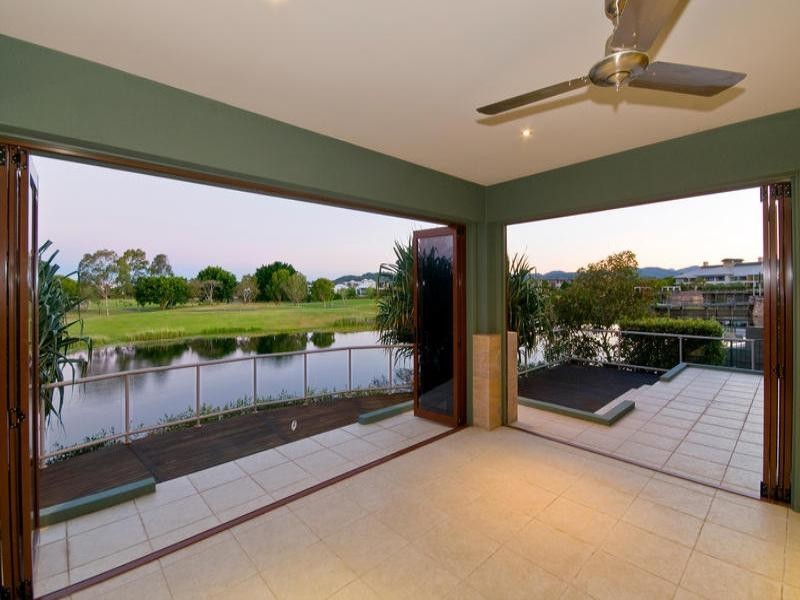 813 Legend Trail, Robina QLD 4226