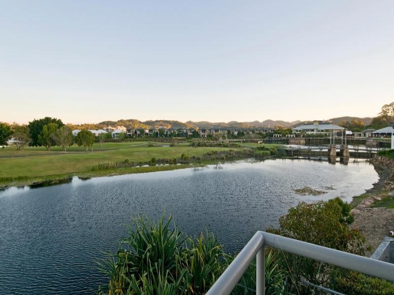 813 Legend Trail, Robina QLD 4226