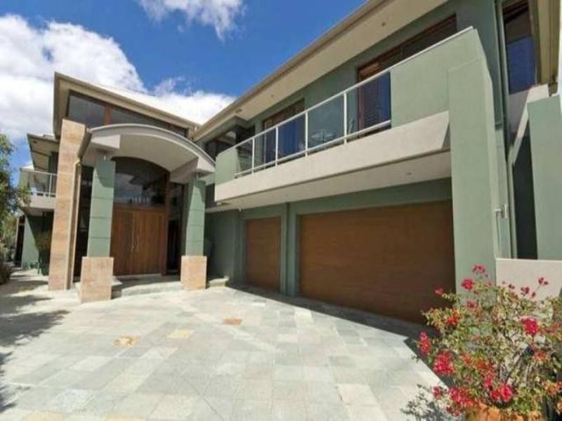 813 Legend Trail, Robina QLD 4226