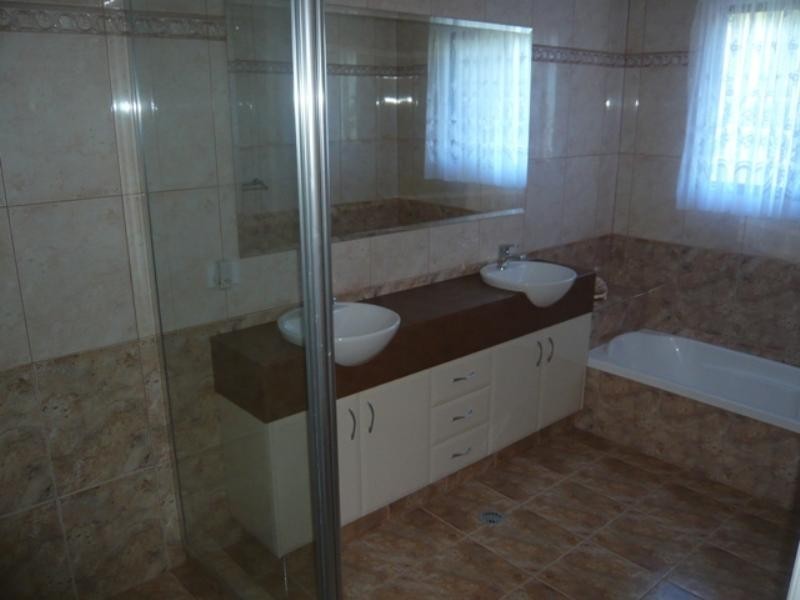 74 Bonogin Road, Mudgeeraba QLD 4213