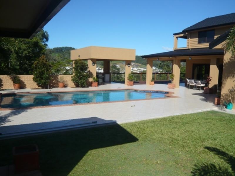 74 Bonogin Road, Mudgeeraba QLD 4213