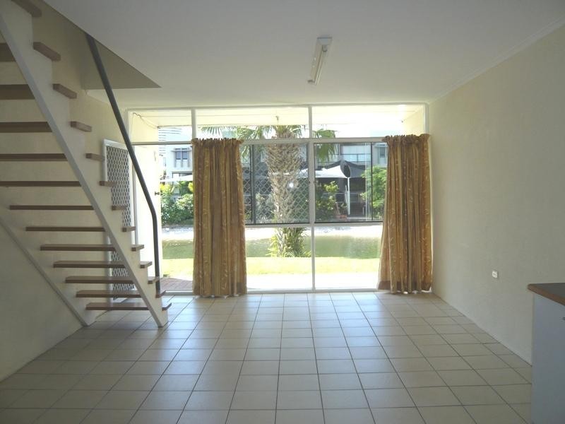 3/10 Havana Key, Broadbeach Waters QLD 4218