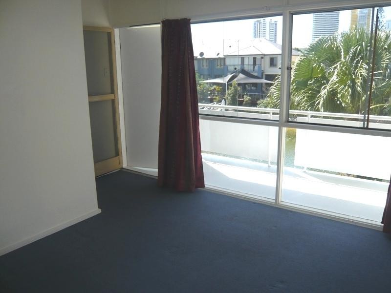 3/10 Havana Key, Broadbeach Waters QLD 4218