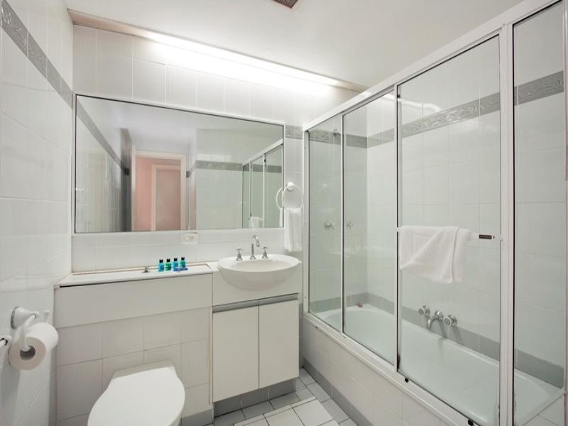 Broadbeach Waters QLD 4218