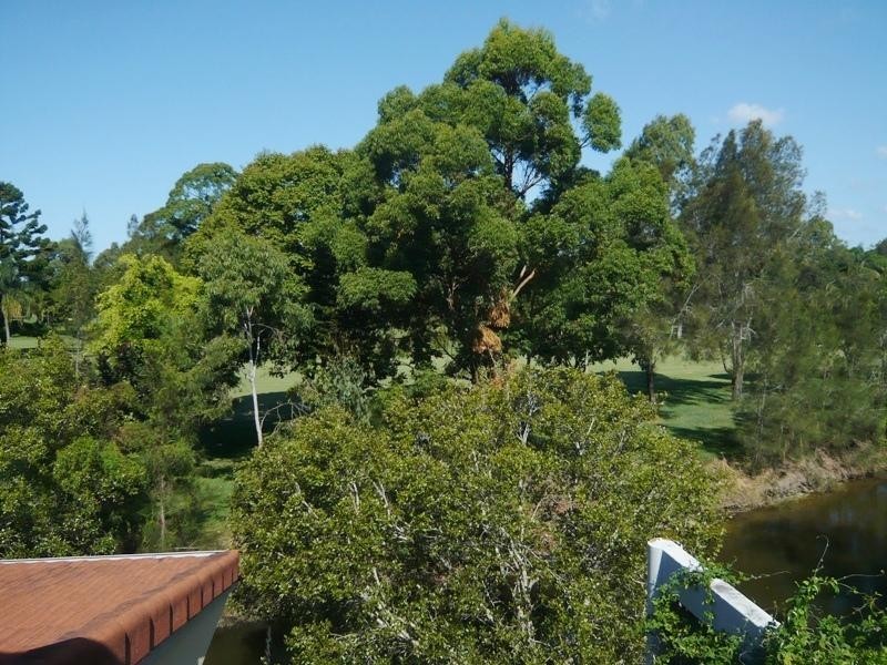 2/125 Santa Cruz Boulevard, Broadbeach Waters QLD 4218