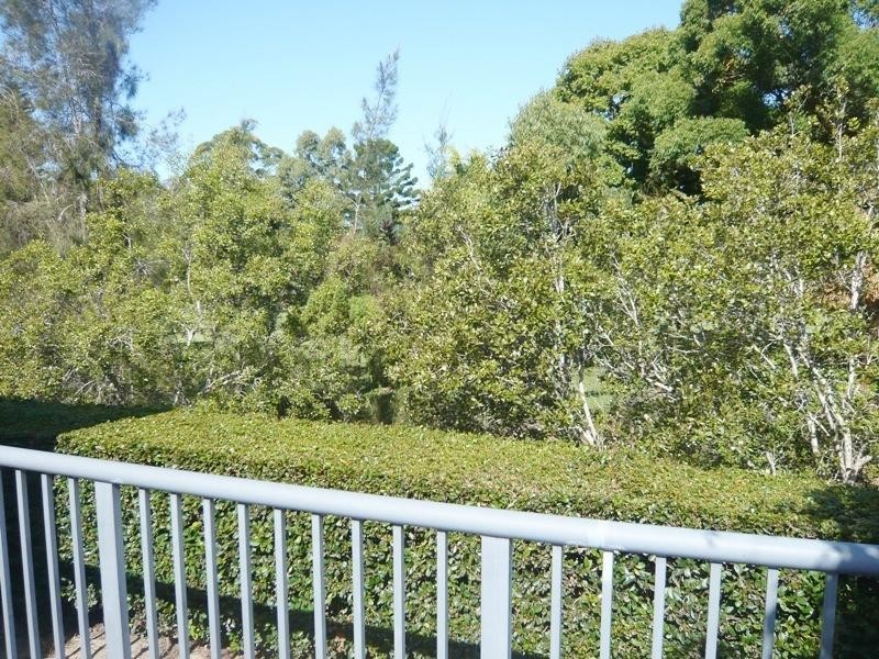 2/125 Santa Cruz Boulevard, Broadbeach Waters QLD 4218