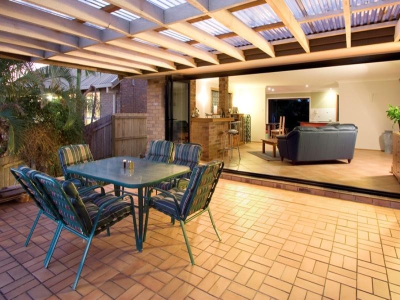 22 Kurrawa Avenue, Mermaid Waters QLD 4218