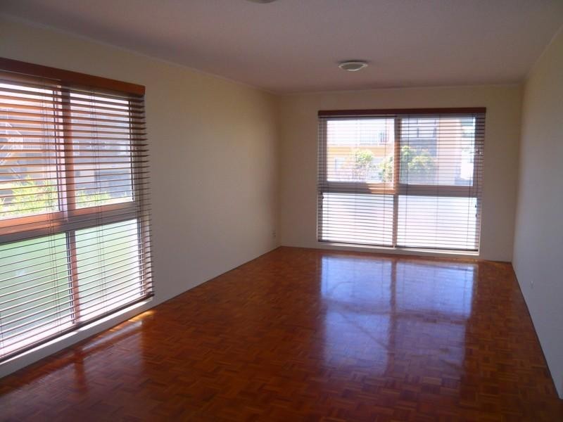 1 ‘Seabeach Court’, 4 Seabeach Avenue, Mermaid Beach QLD 4218