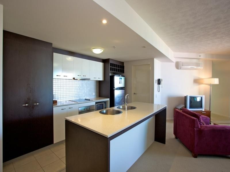 404 ‘Wings Resort’, 18 Fern Street, Surfers Paradise QLD 4217