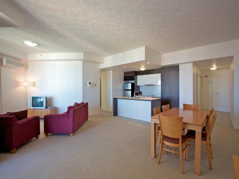 808 ‘Wings Resort’, 18 Fern Street, Surfers Paradise QLD 4217