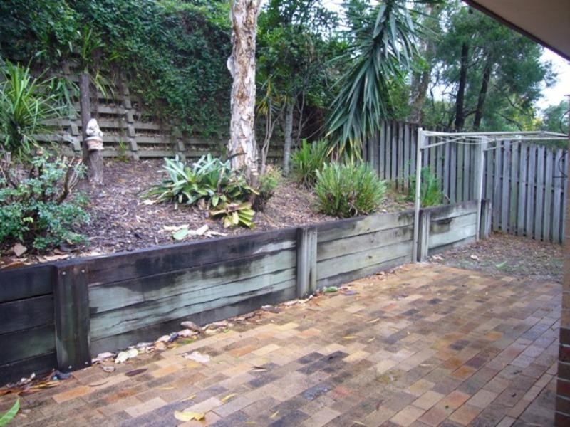 2/3 Kingia Court, West Burleigh QLD 4219