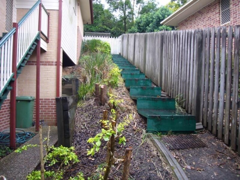 2/3 Kingia Court, West Burleigh QLD 4219