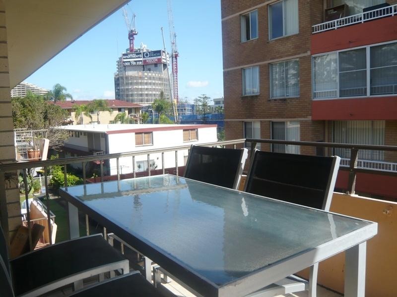 18/171 Old Burleigh Road, Broadbeach QLD 4218