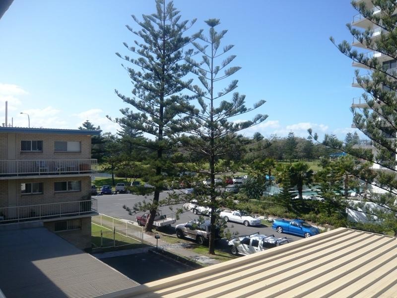18/171 Old Burleigh Road, Broadbeach QLD 4218