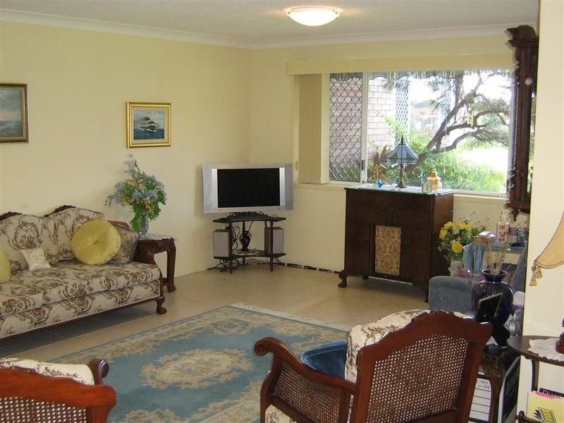 Broadbeach Waters QLD 4218