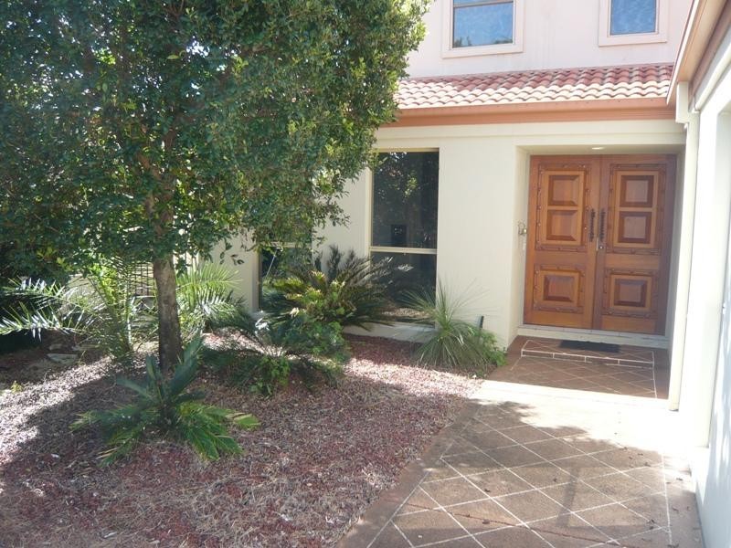 6 Redbud Lane, Robina QLD 4226