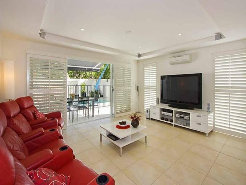 2 ‘Nagel 8′, 8 Nagel Avenue, Miami QLD 4220