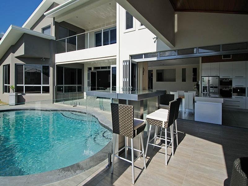 10 St Tropez Terrace, Sorrento QLD 4217