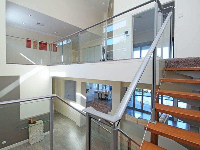 10 St Tropez Terrace, Sorrento QLD 4217