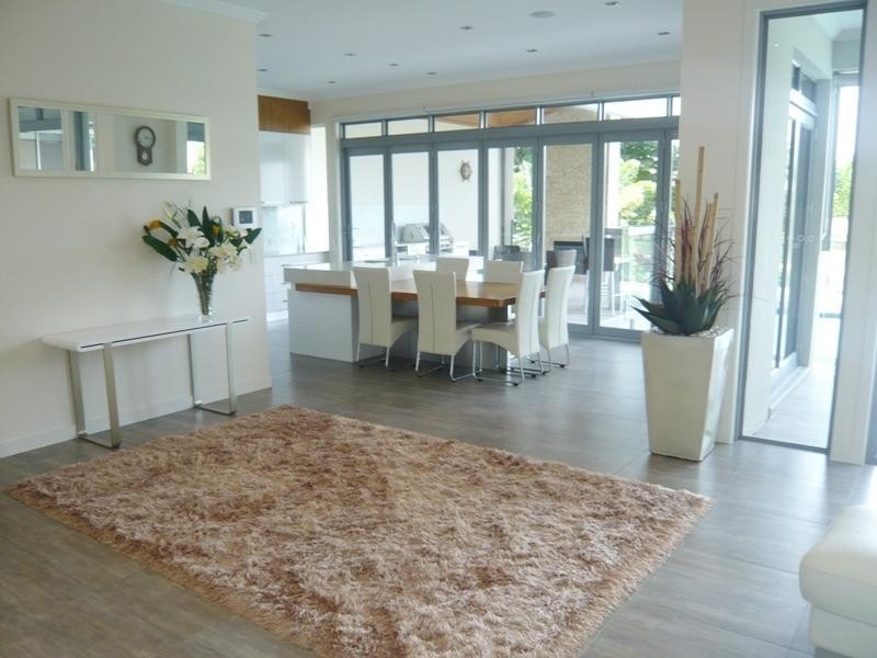 10 St Tropez Terrace, Sorrento QLD 4217