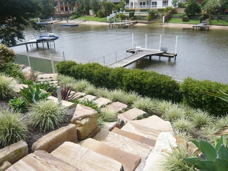 10 St Tropez Terrace, Sorrento QLD 4217