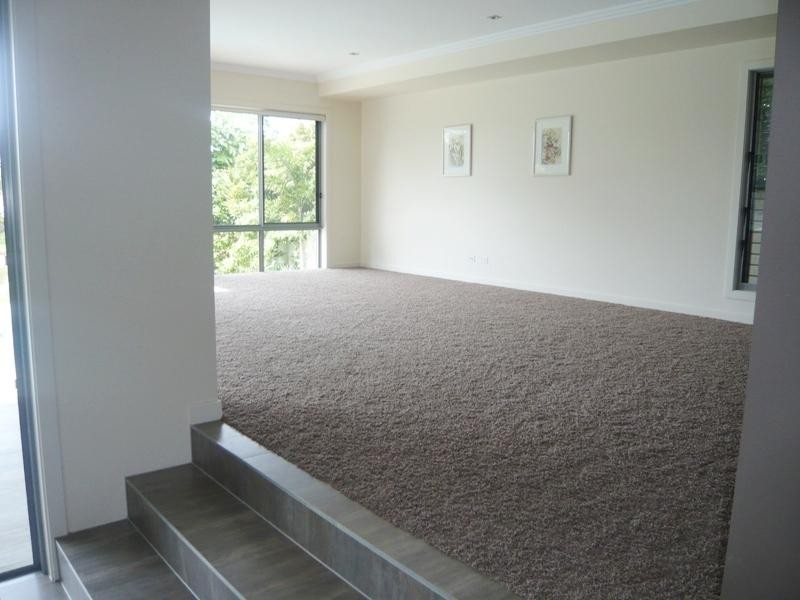 10 St Tropez Terrace, Sorrento QLD 4217