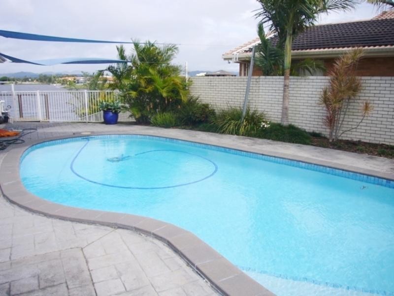 59 Cayman Drive, Clear Island Waters QLD 4226
