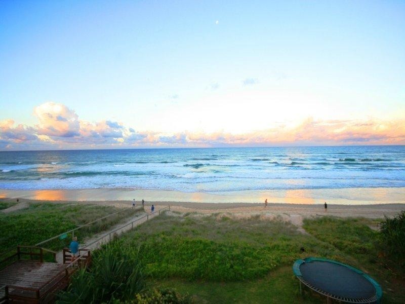 2 Surf Street, Mermaid Beach QLD 4218