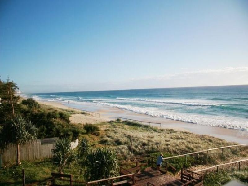 2 Surf Street, Mermaid Beach QLD 4218