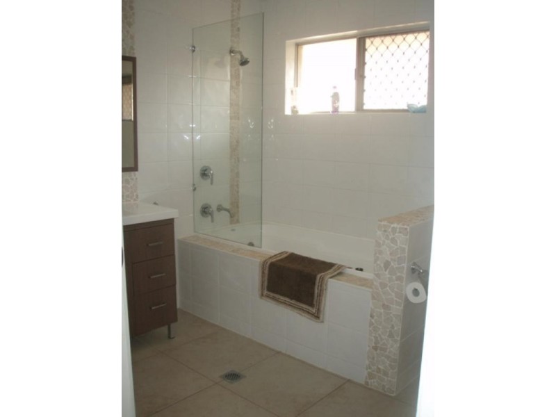 14 Parnki Parade, Palm Beach QLD 4221