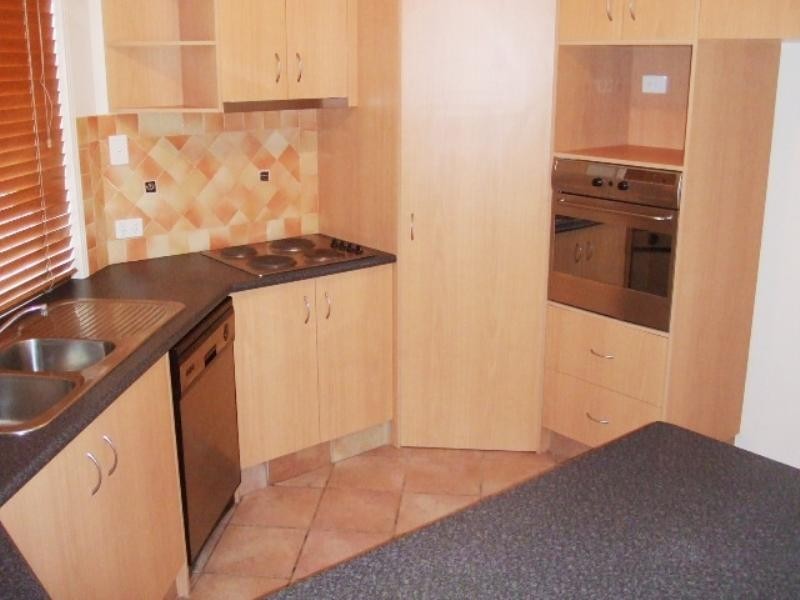 2/2028 Gold Coast Highway, Miami QLD 4220