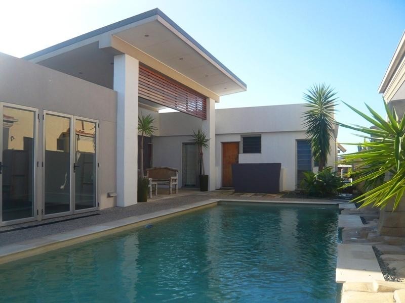 31 Furlong Street, Broadbeach Waters QLD 4218