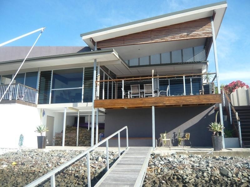 31 Furlong Street, Broadbeach Waters QLD 4218