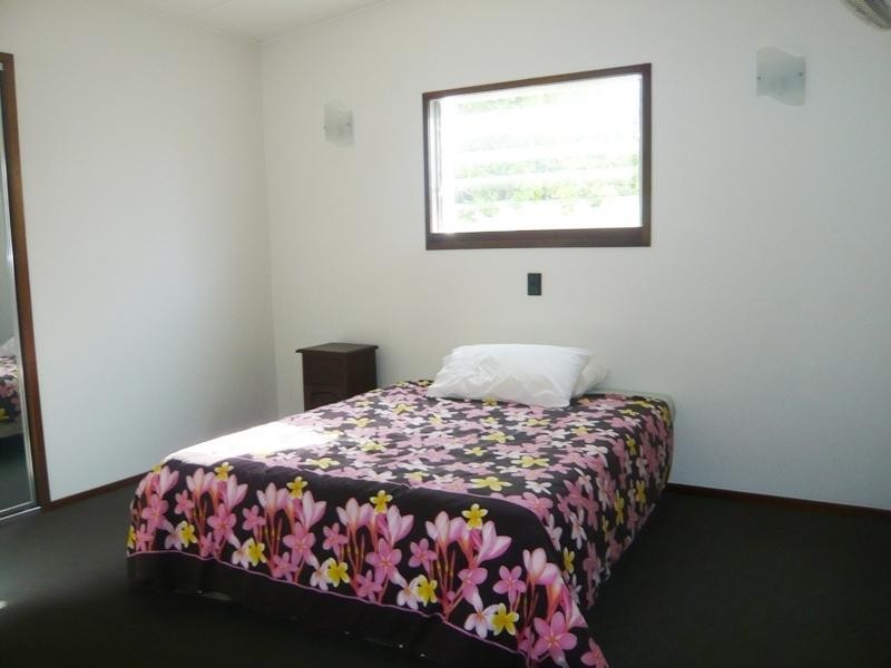 31 Furlong Street, Broadbeach Waters QLD 4218
