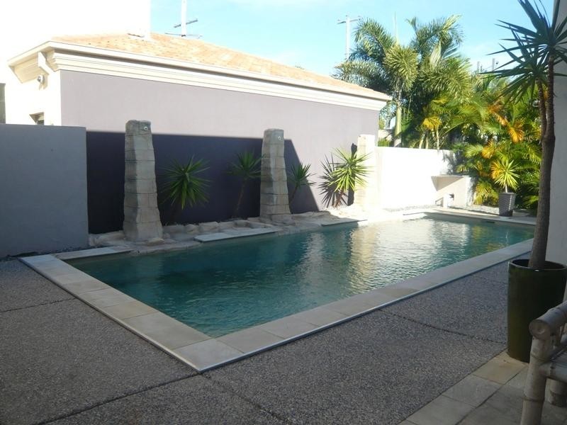 31 Furlong Street, Broadbeach Waters QLD 4218